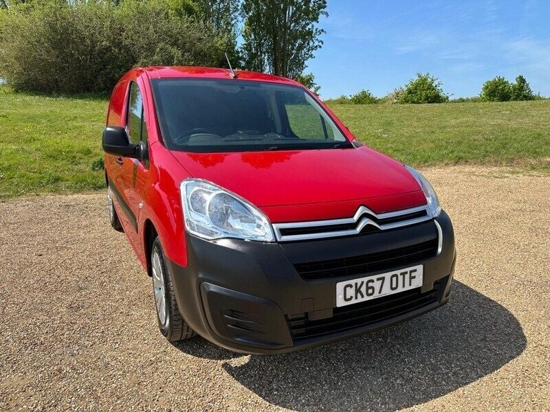 Red Used 2017 Citroën Berlingo MPV | £5,675 (Good price) - Image 1/4