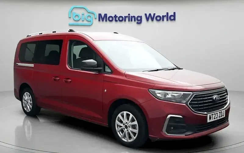 Used Ford Tourneo Connect Titanium 122 HP (89 kW) 2023 MPV