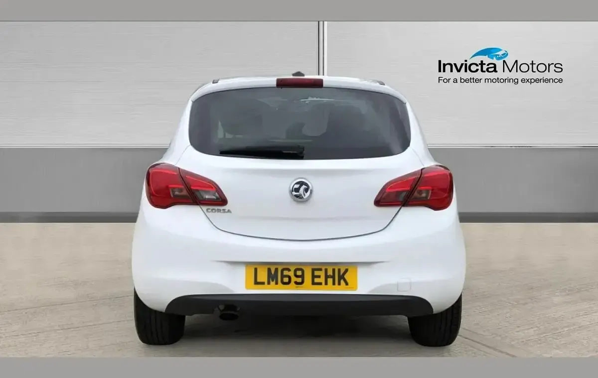 Used Vauxhall Corsa 73 HP (53 kW) 2019 White Hatchback