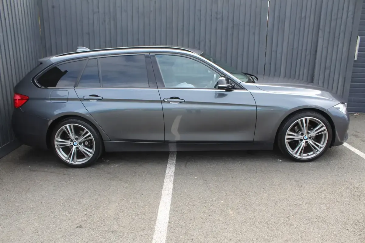 Usado BMW 320 Sport Line 2016 Gris Familiar