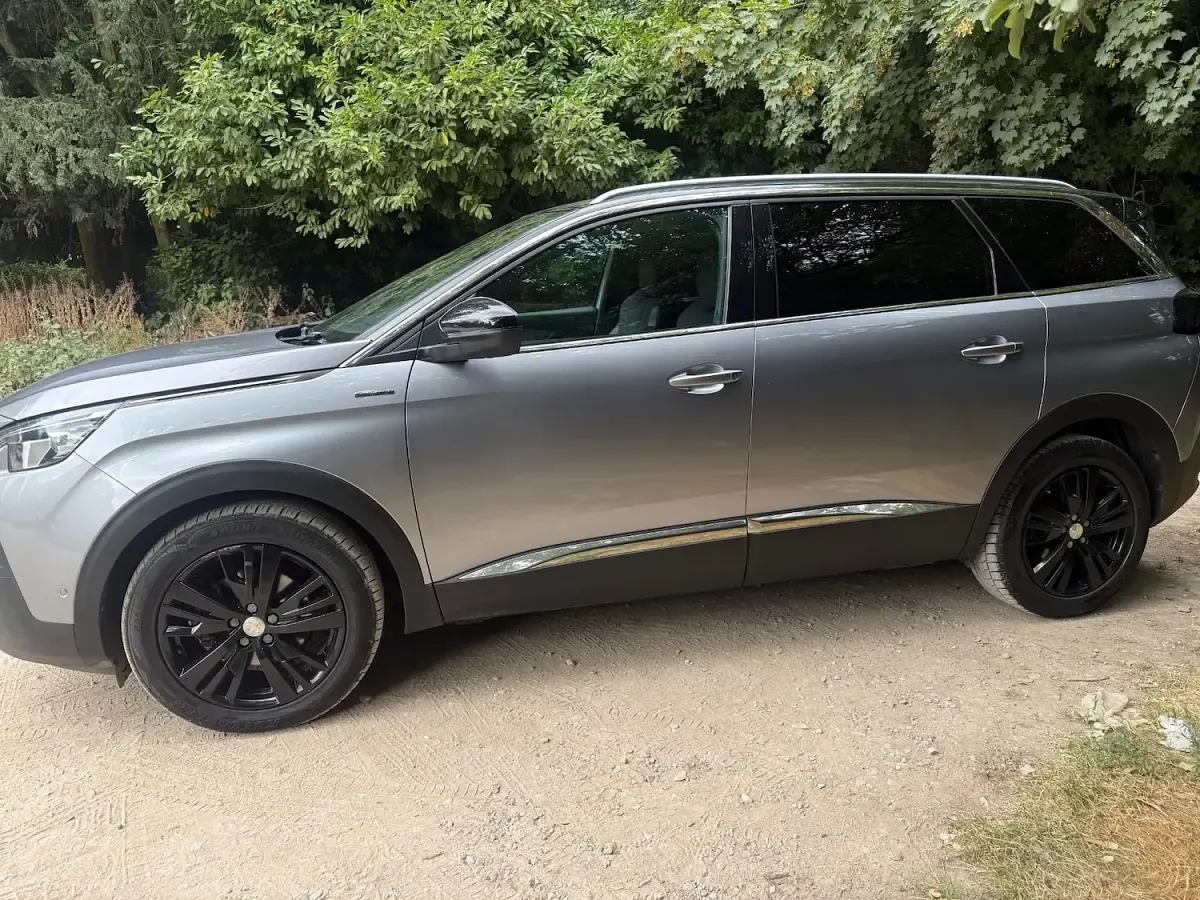 Used Peugeot 5008 GT-line 2017 Grey Hatchback