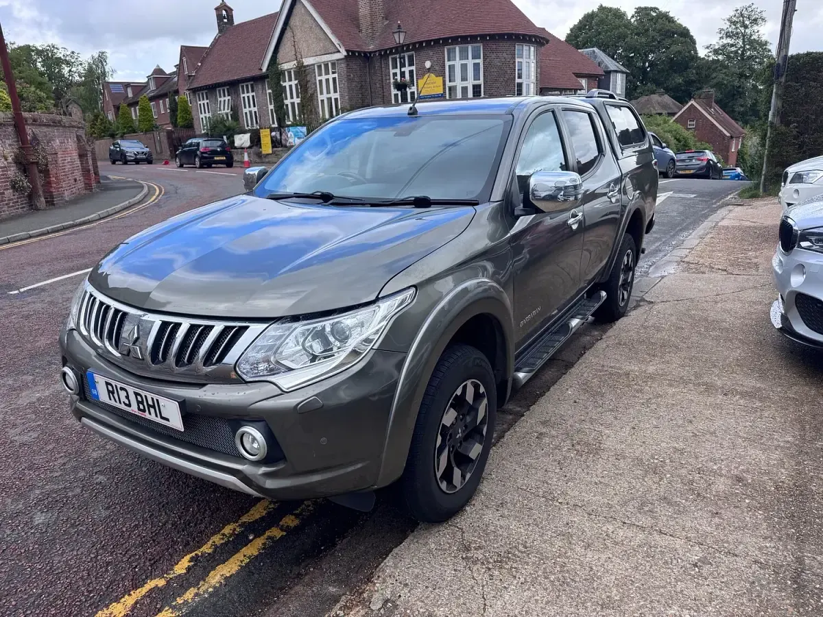 Used Mitsubishi L200 181 HP (133 kW) 2016 Green Pickup