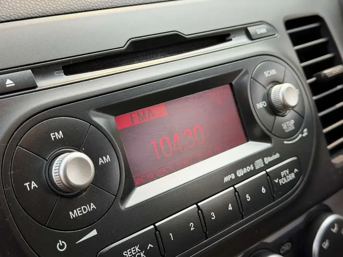 Used Kia Picanto 84 HP (61 kW) 2015 Red Hatchback