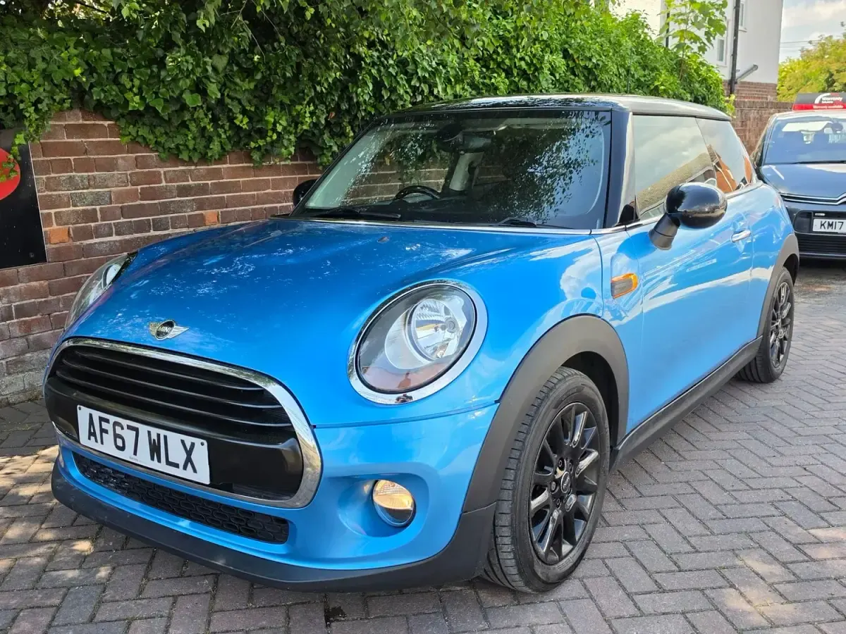 Used Mini Cooper D Hatch 2017 Blue Hatchback
