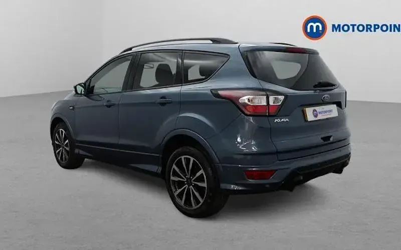 Käytetty Ford Kuga ST-Line 182 HP (133 kW) 2019 Sininen Katumaasturi