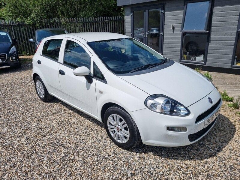 White Used 2016 Fiat Punto Pop Hatchback | £5,495 (Fair price) - Image 1/4