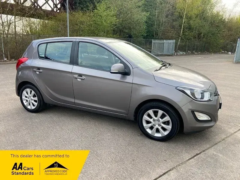 Begagnad Hyundai i20 Active 101 HK (74 kW) 2013 Grå Halvkombi