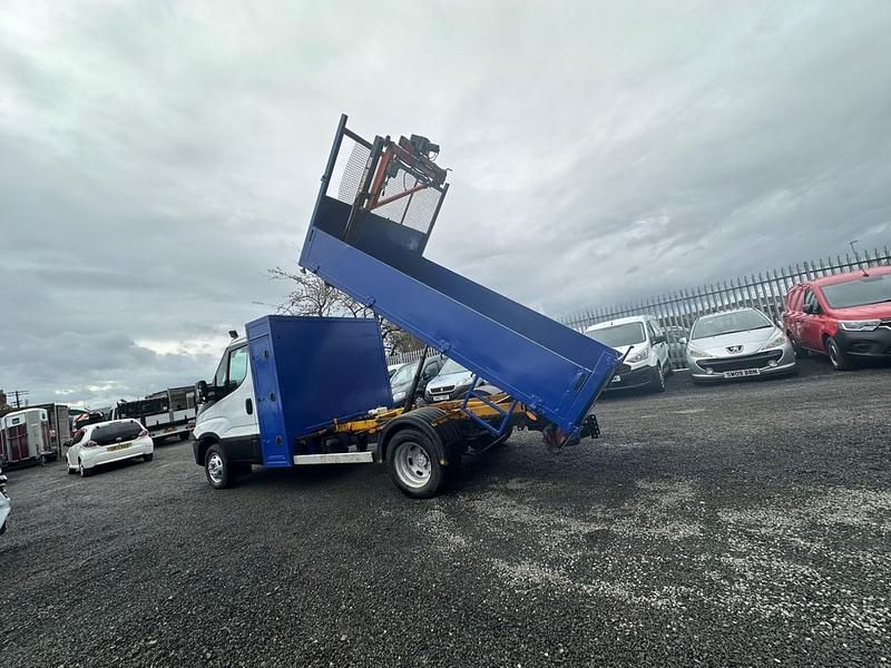 Begagnad Iveco Daily 2017 Blå