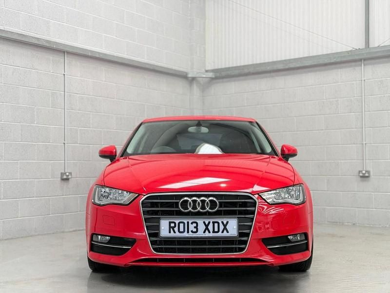 Begagnad Audi A3 Sport 2013 Röd Halvkombi