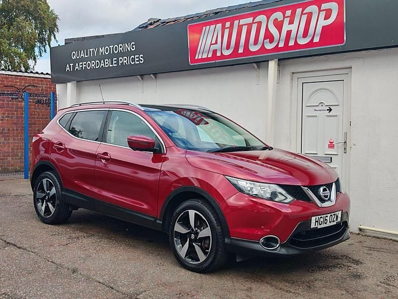 Red Used 2016 Nissan Qashqai N-TEC SUV | £7,995 (Good price) - Image 1/4