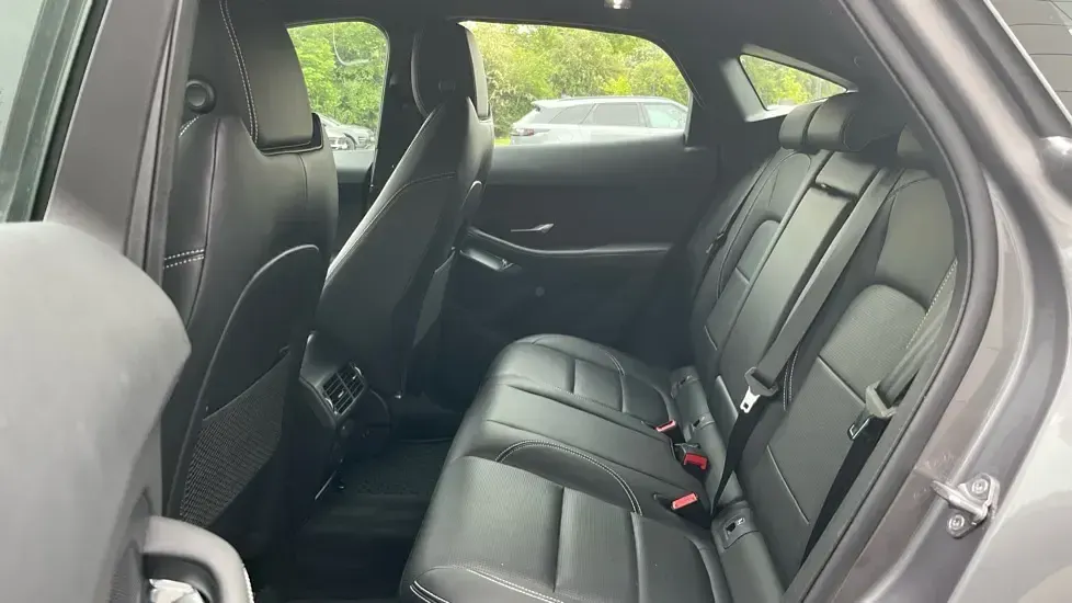 Usado Jaguar E-Pace R-Dynamic 309 HP (227 kW) 2023 Cinzento SUV