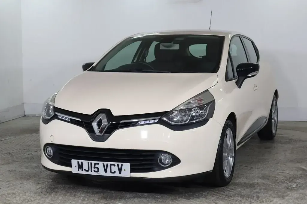 Usado Renault Clio IV Dynamique 75 CV (55 kW) 2015 Blanco Utilitario