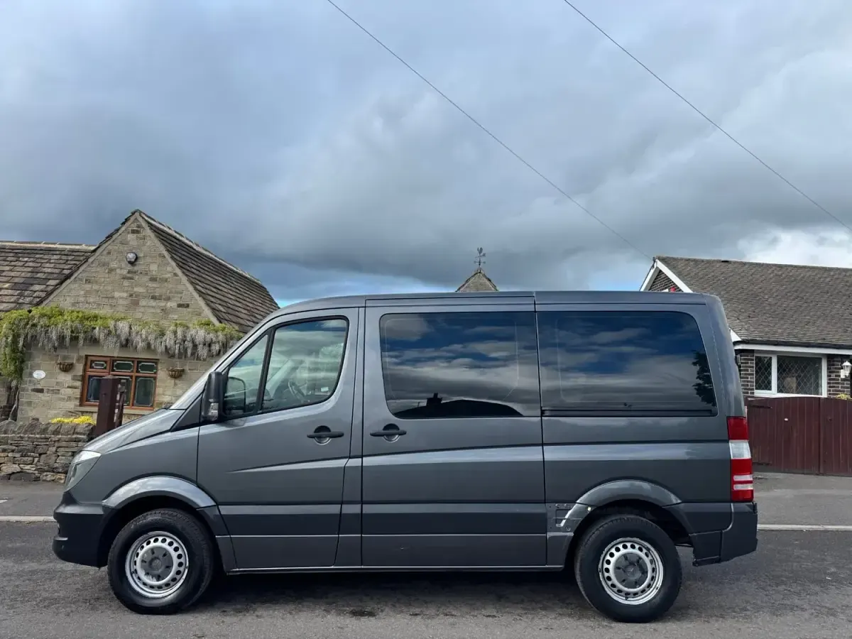 Gebraucht Mercedes Sprinter 95 PS (69 kW) 2015 Grau Van