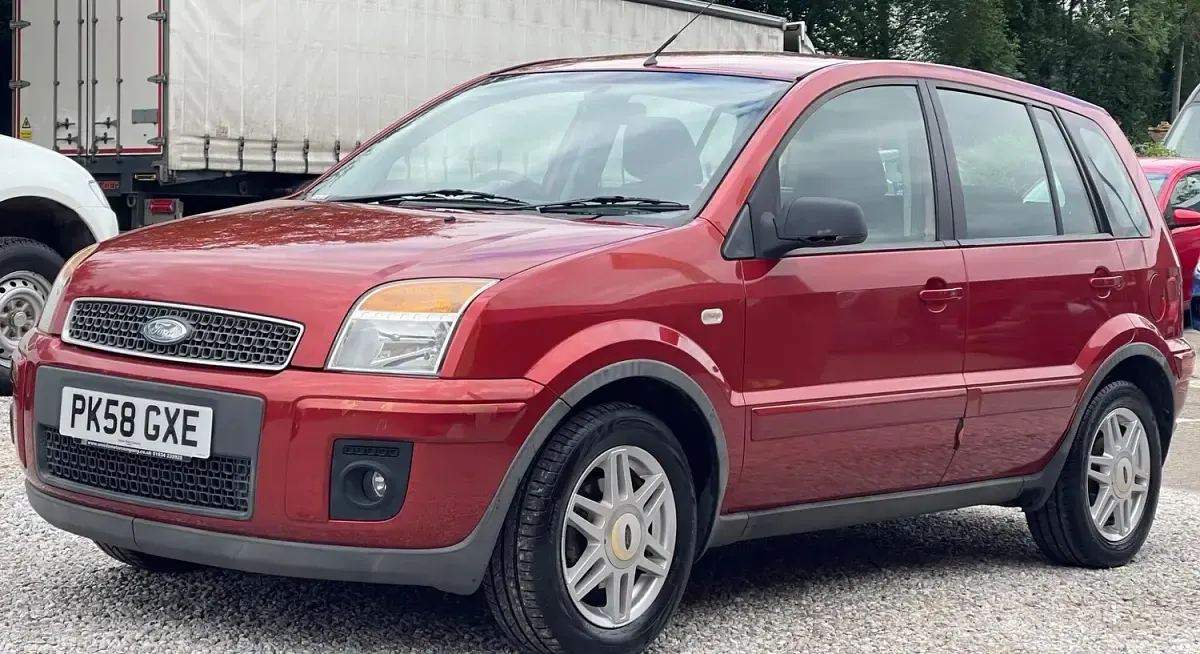 Used Ford Fusion Zetec 2008 Red Hatchback