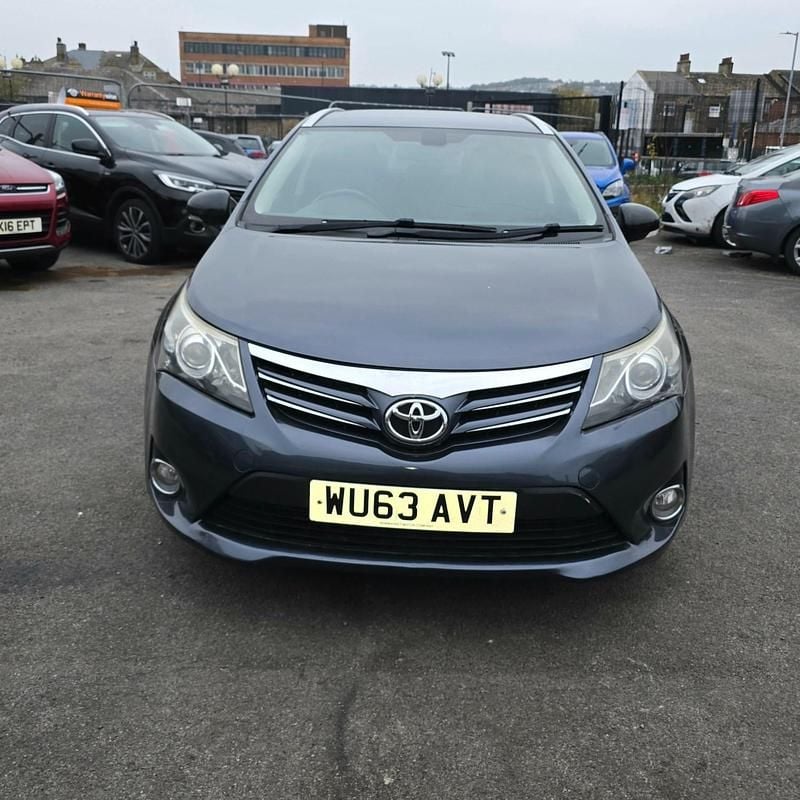 Used Toyota Avensis 126 HP (92 kW) 2013 Blue Estate