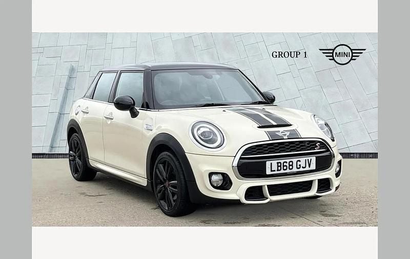 Used Mini Cooper S Sport 192 HP (141 kW) 2018 White Hatchback