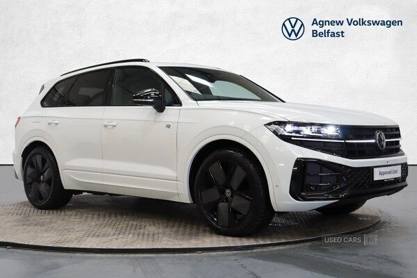 White New 2024 VW Touareg Black Edition SUV | £56,490 (Fair price) - Image 1/4