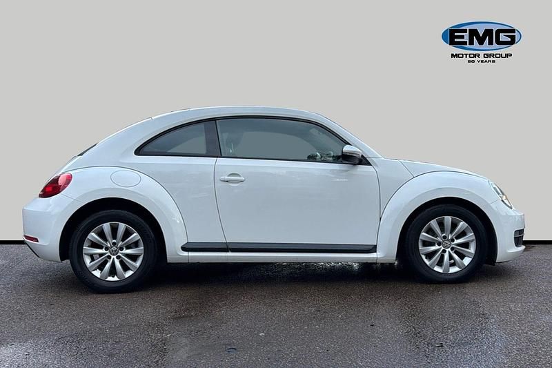 Used VW Beetle 105 HP (77 kW) 2013 White Hatchback