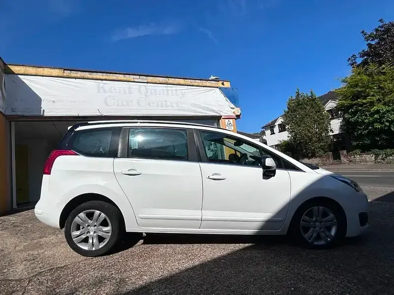 Used Peugeot 5008 Active 2015 White MPV