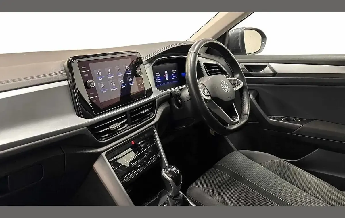 Usado VW T-Roc Life 110 HP (80 kW) 2022 Cinzento SUV