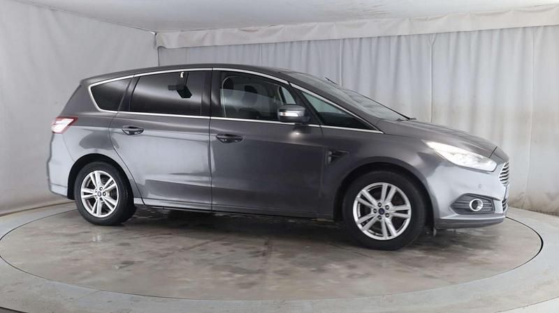 Used Ford S-MAX Titanium 2015 Grey MPV