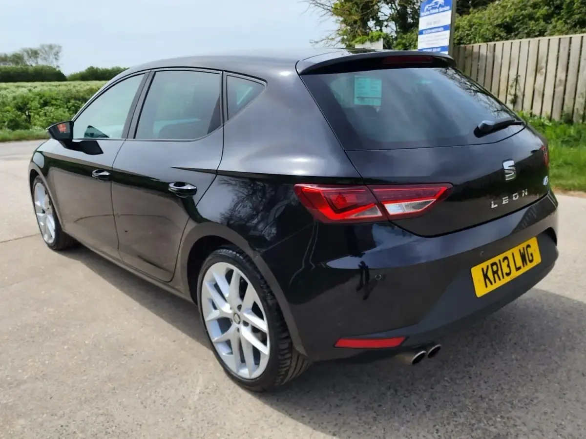 Second-hand Seat Leon FR 150 CP (110 kW) 2013 Negru Hatchback