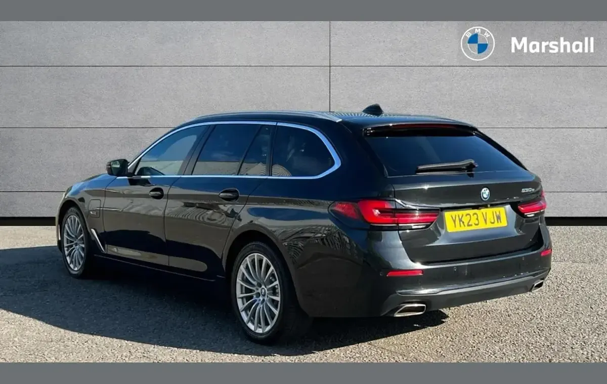 Used BMW 530e Comfort Edition 292 HP (214 kW) 2023 Black Estate