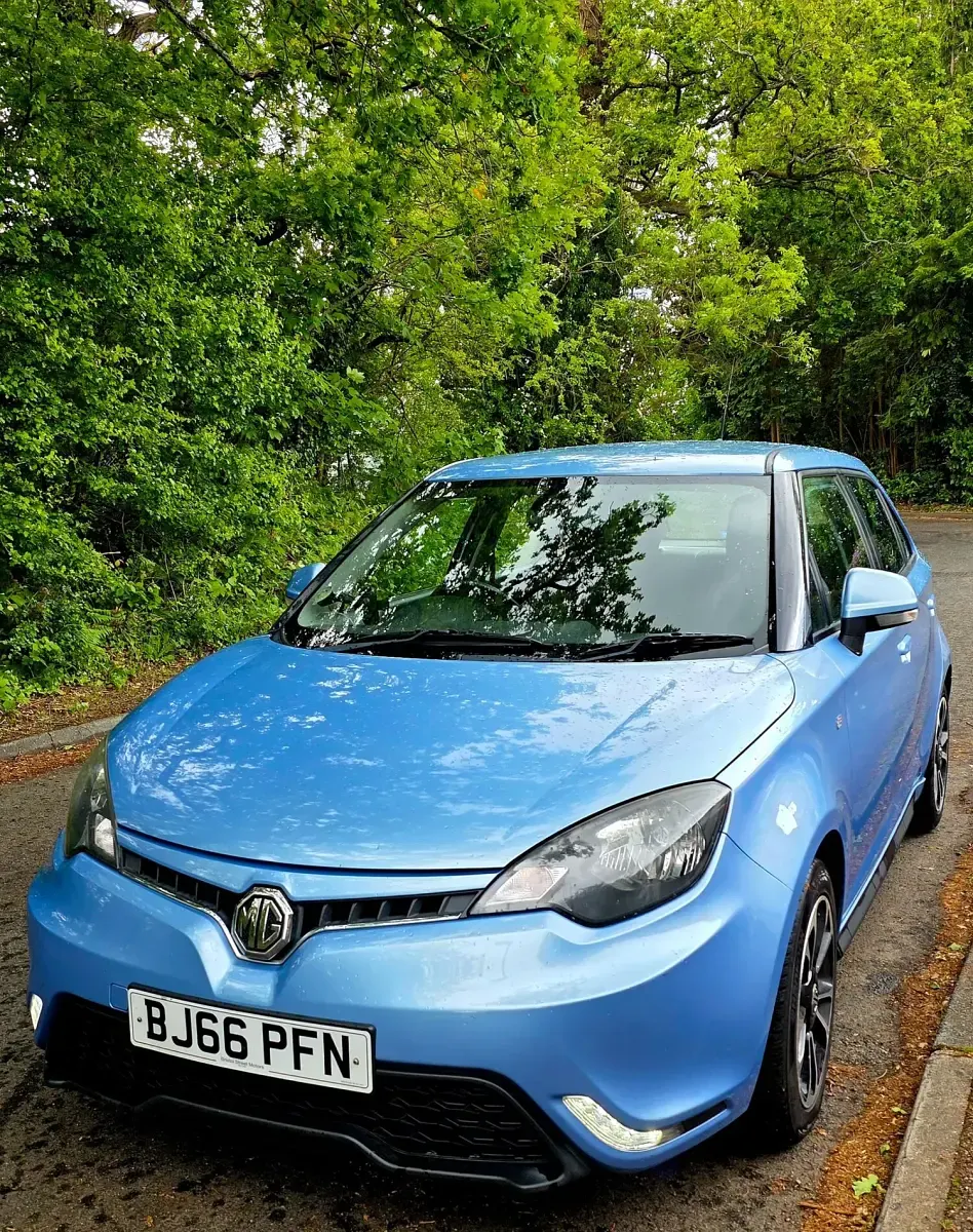 Used MG MG3 106 HP (77 kW) 2016 Blue Hatchback