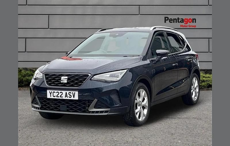 Usado Seat Arona FR 108 CV (79 kW) 2022 Azul SUV