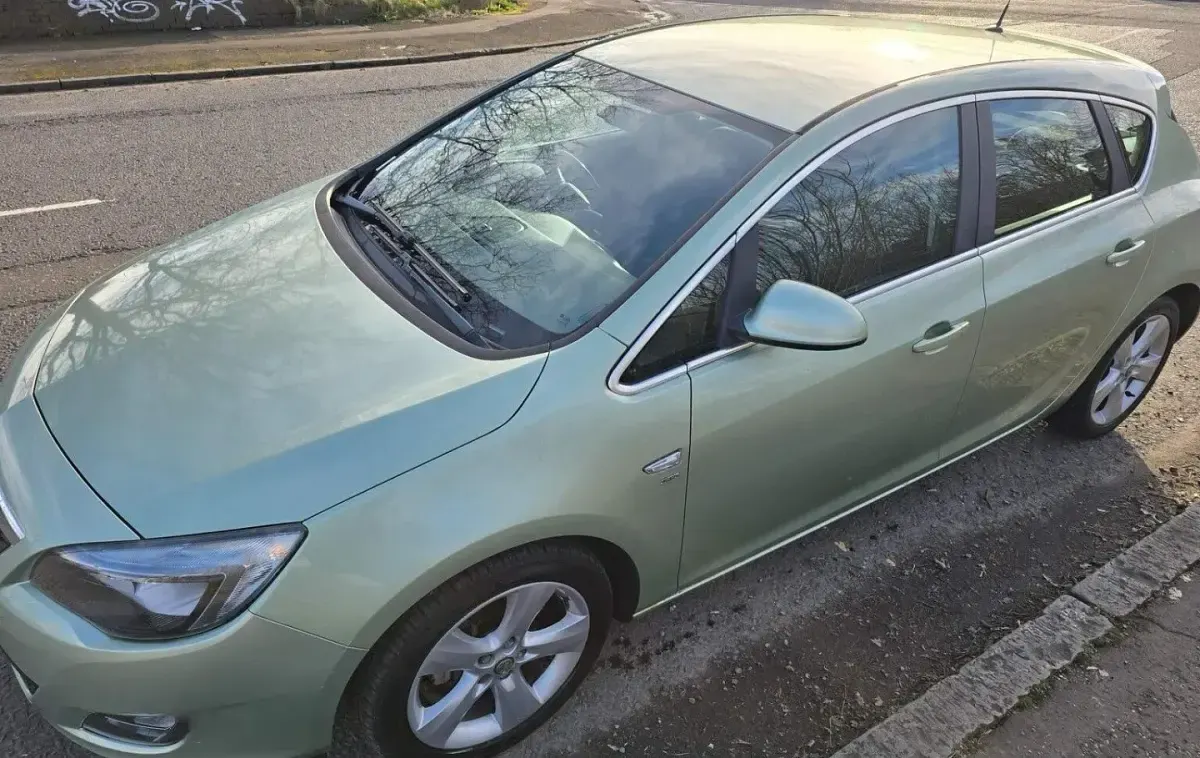 Second-hand Vauxhall Astra SRi 2011 Verde Hatchback