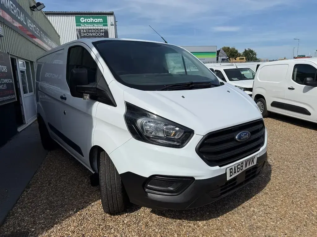 Used Ford Transit Custom 105 HP (77 kW) 2019 White Van