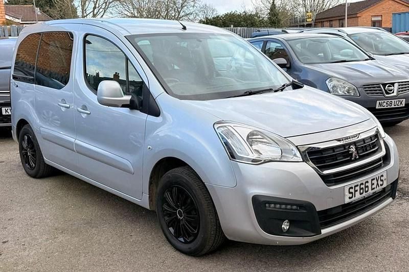 Used Peugeot Partner Tepee Allure 100 HP (73 kW) 2016 Silver MPV