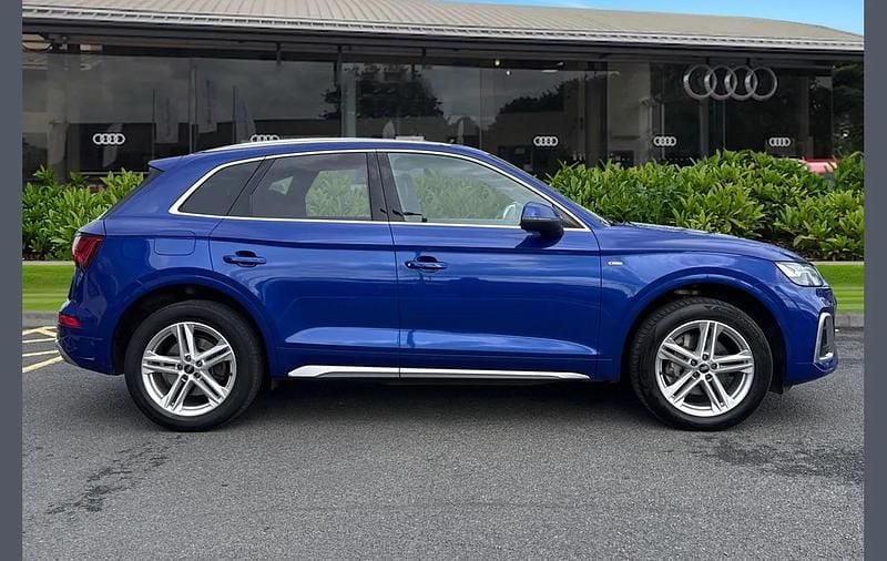 Begagnad Audi Q5 S-Line 204 HK (150 kW) 2023 Blå SUV