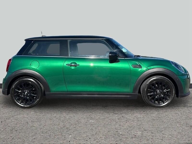 Usado Mini Cooper Classic 134 HP (98 kW) 2023 Verde Citadino