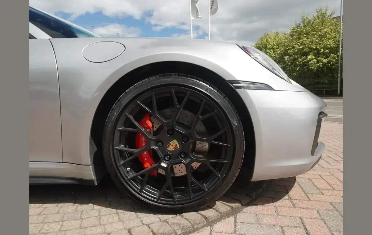 Second-hand Porsche 911 444 CP (326 kW) 2020 Argintiu Cabrio