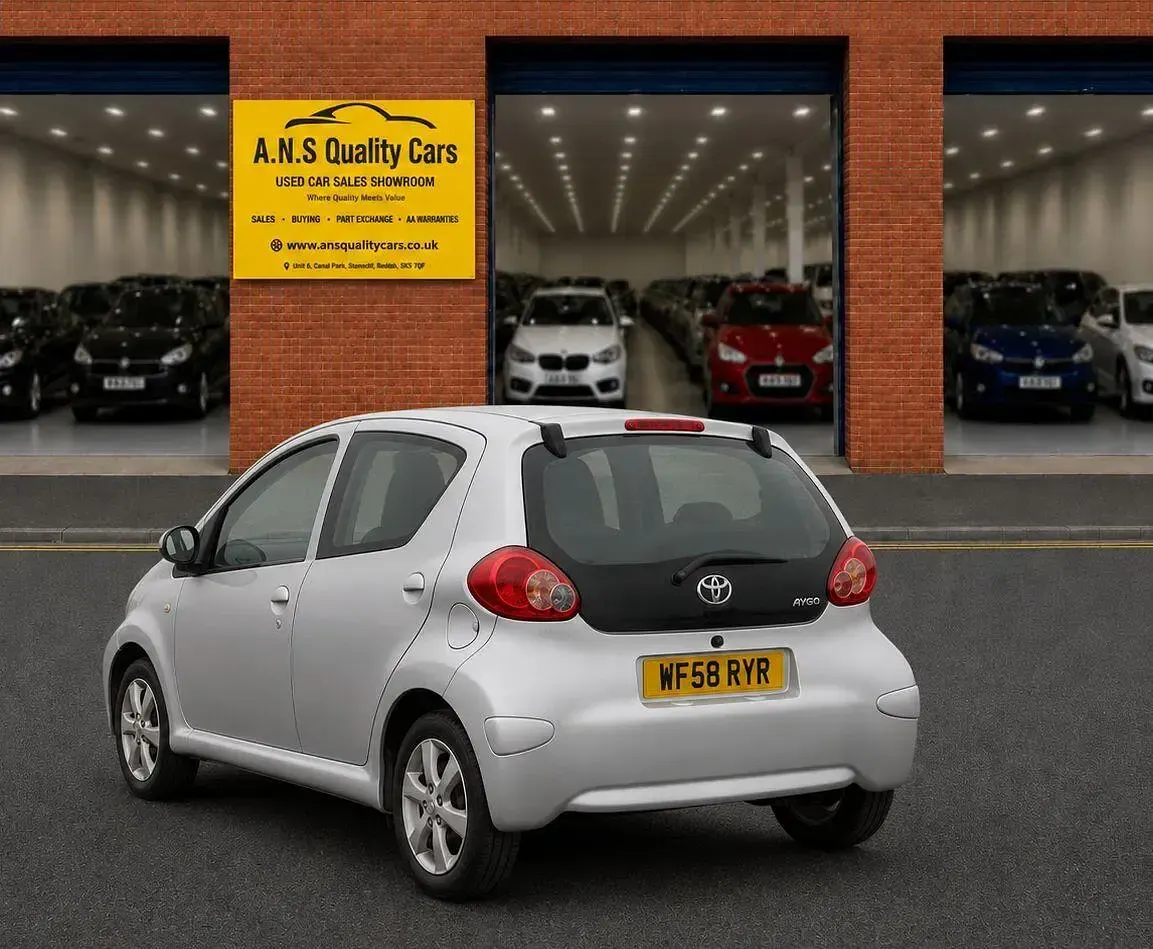 Used Toyota Aygo Platinum 67 HP (49 kW) 2008 Silver Hatchback