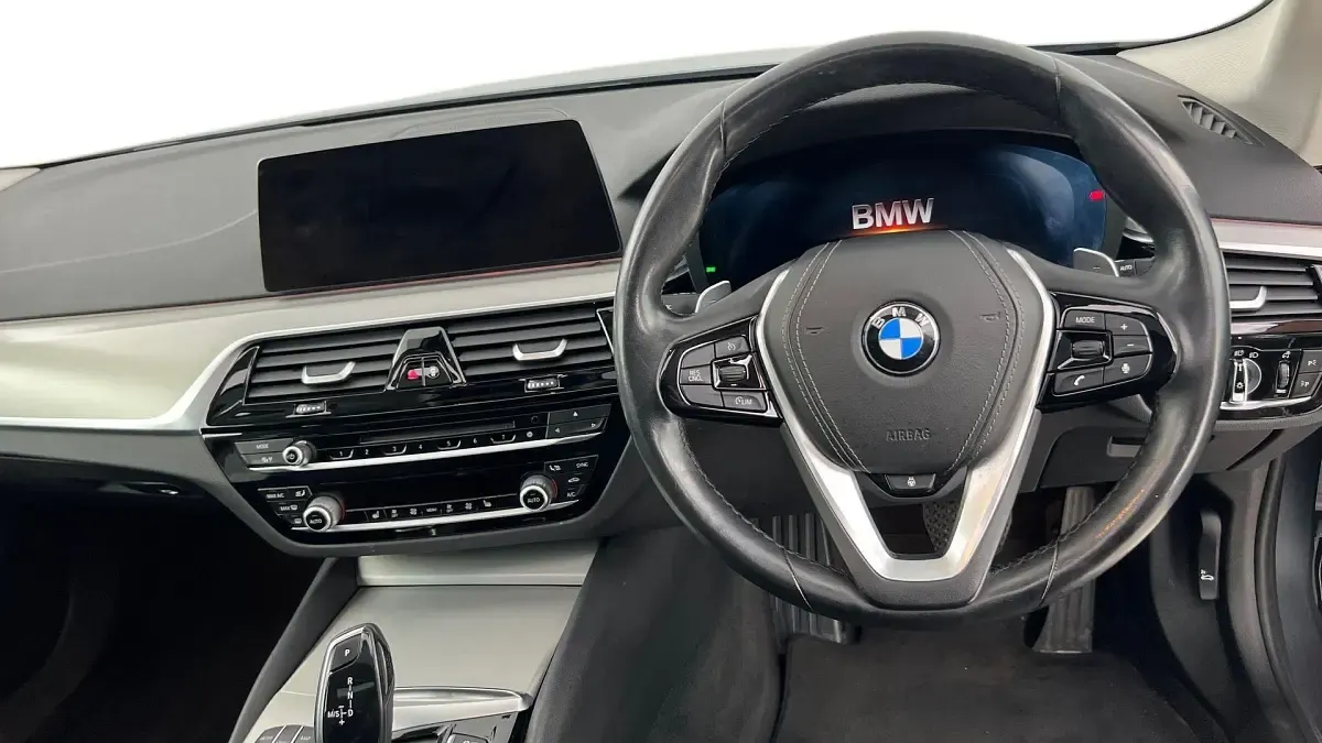 Used BMW 520 Comfort Edition 187 HP (137 kW) 2018 Blue Estate