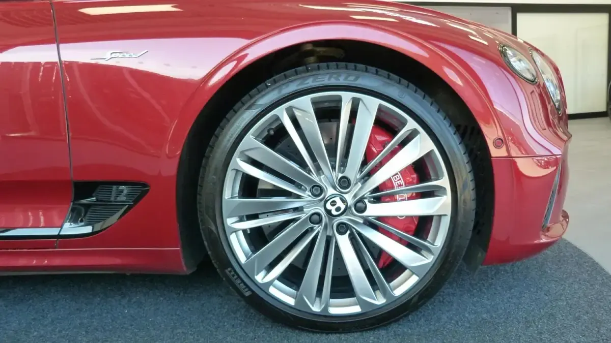 Used Bentley Continental 659 HP (484 kW) 2022 Red Coupe
