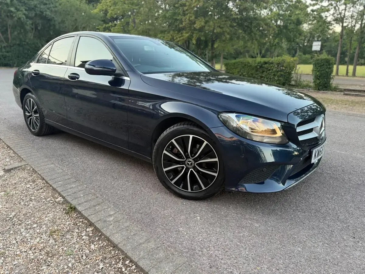 Used Mercedes C220 SE 2018 Blue Sedan