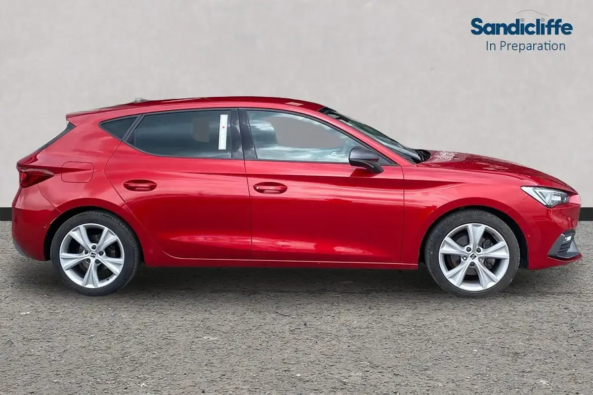 Used Seat Leon FR 110 HP (80 kW) 2024 Red Hatchback
