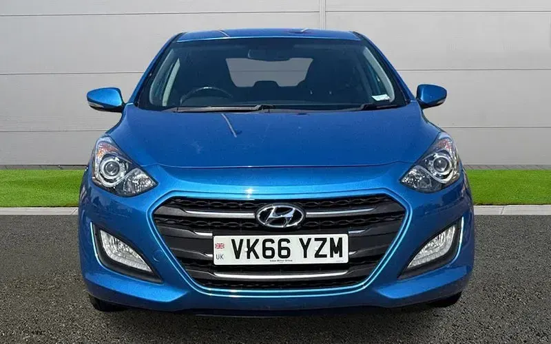 Begagnad Hyundai i30 SE 110 HK (80 kW) 2016 Blå Halvkombi