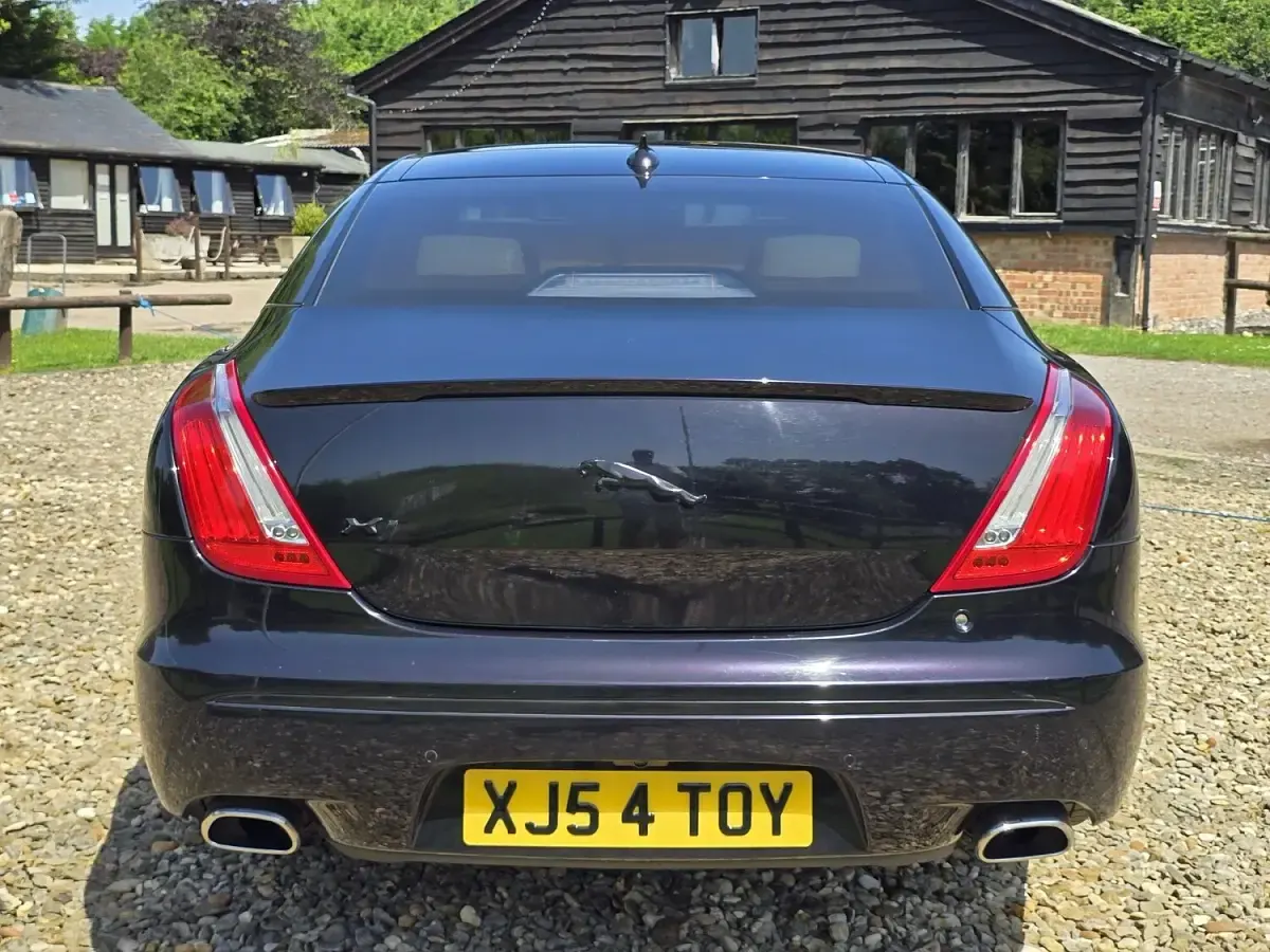 Used Jaguar XJ Portfolio 275 HP (202 kW) 2013 Black Sedan