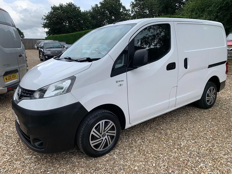 White Used 2016 Nissan NV200 Acenta Van | £8,495 - Image 1/4