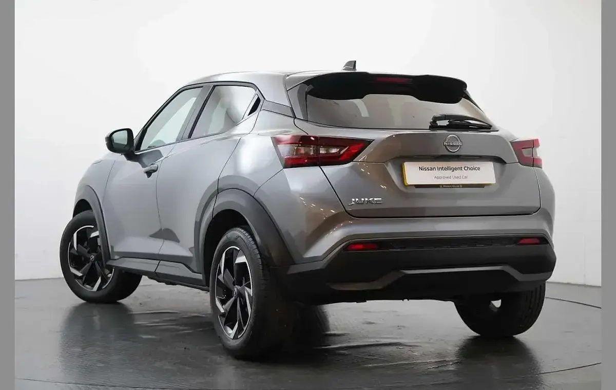 Used Nissan Juke N-Connecta 112 HP (82 kW) 2022 Grey SUV