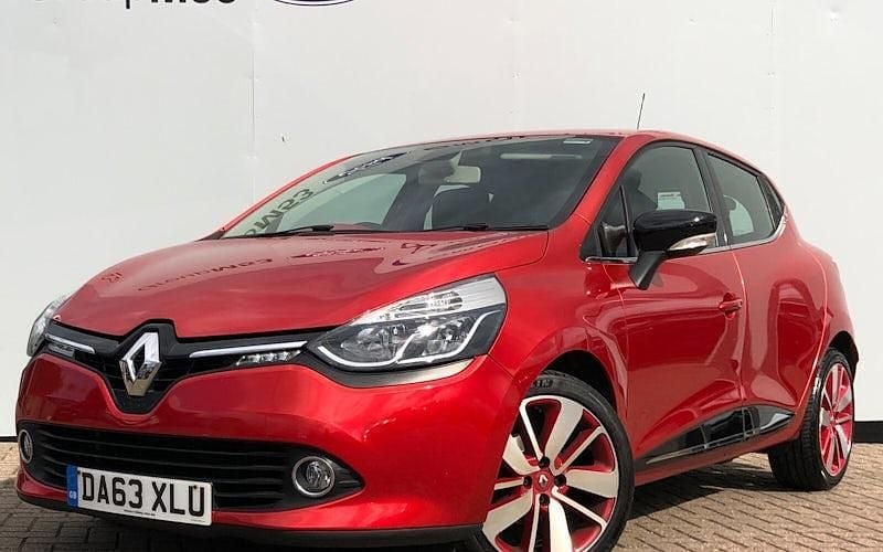Red Used 2013 Renault Clio IV Dynamique Hatchback | £5,995 (Fair price) - Image 1/4