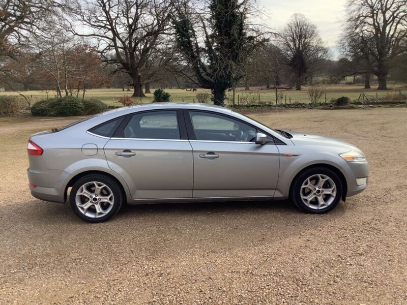 Used Ford Mondeo Titanium 138 HP (101 kW) 2007 Silver Hatchback