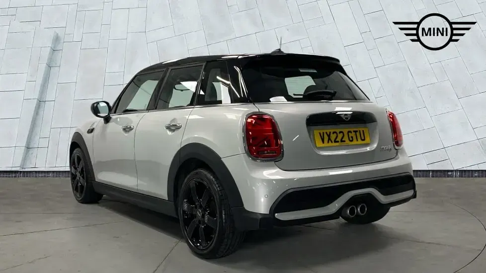 Used Mini Cooper S Classic 176 HP (129 kW) 2022 Silver Hatchback