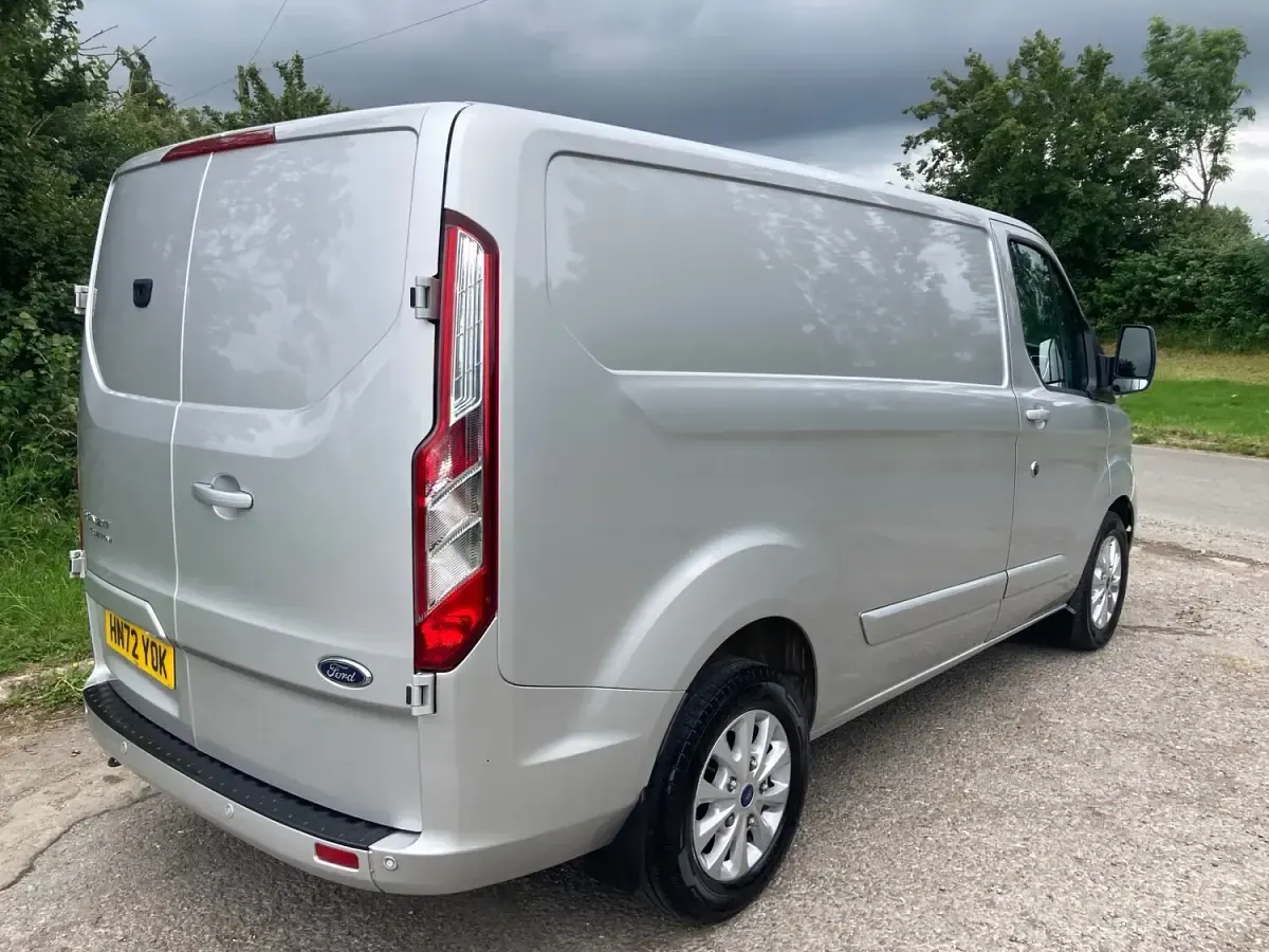 Used Ford Transit Custom Limited 130 HP (95 kW) 2022 Silver Van