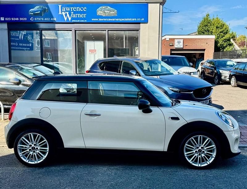 White Used 2018 Mini Cooper Hatch Hatchback | £12,475 (Fair price) - Image 1/3