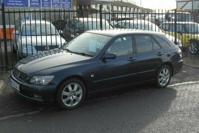 Used Lexus IS200 153 HP (112 kW) 2004 Sedan